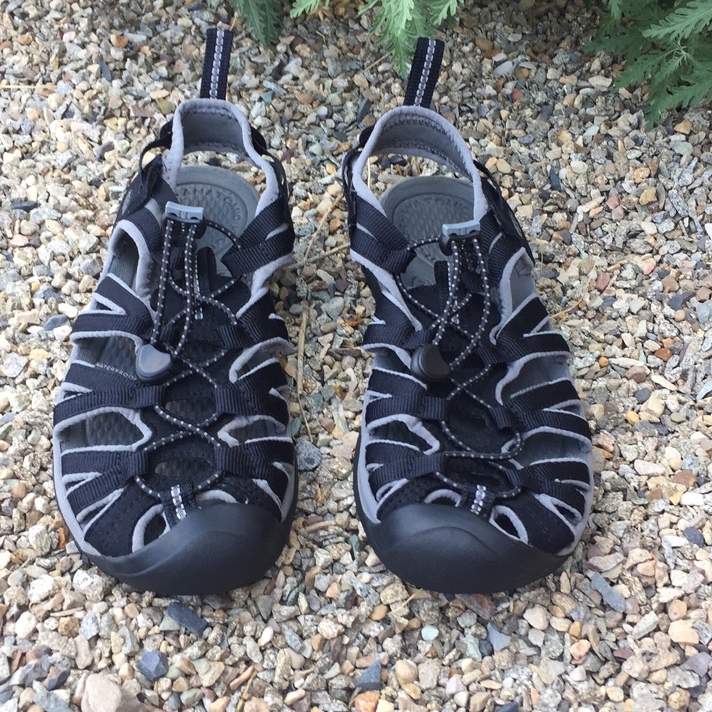 Keen water sandals women’s size 7.5